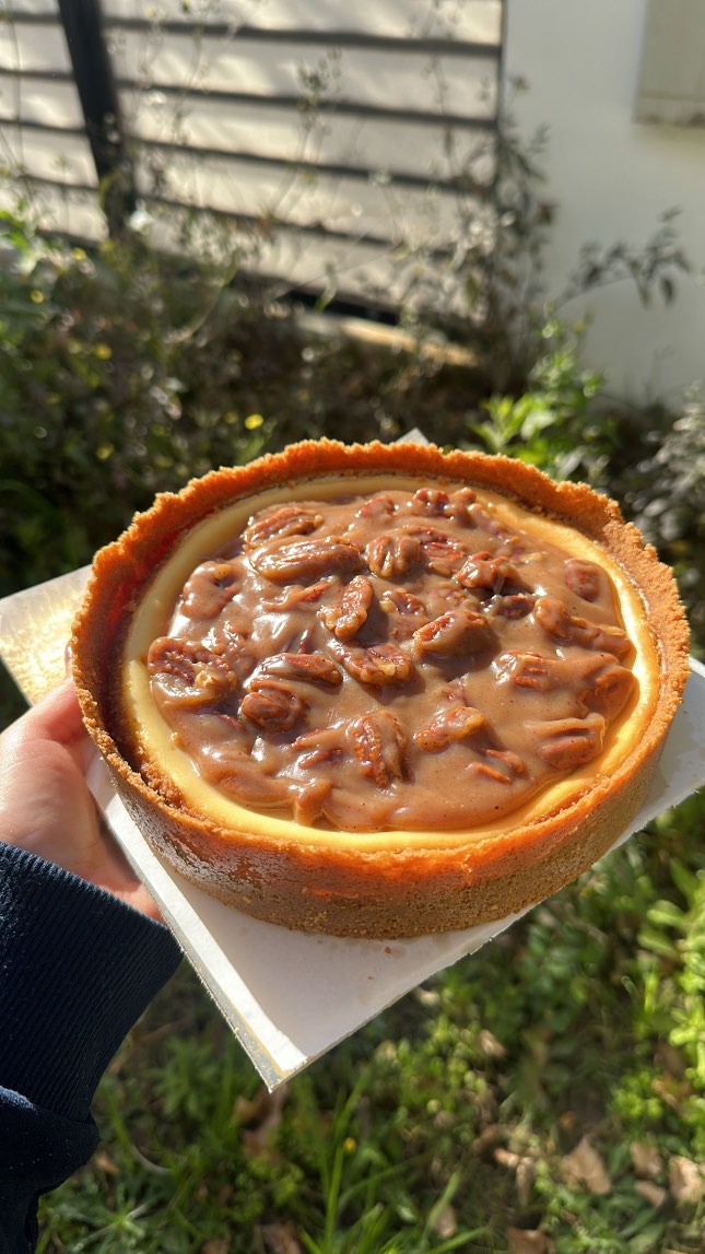 Pecan CheeseCake 19 CM (By Order)